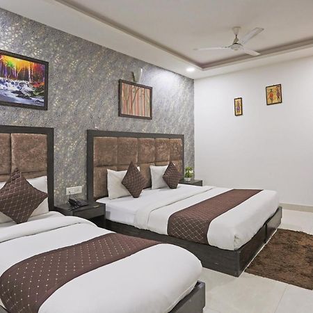 Hotel Grand Belwood Near Delhi Airport Yeni Delhi Dış mekan fotoğraf