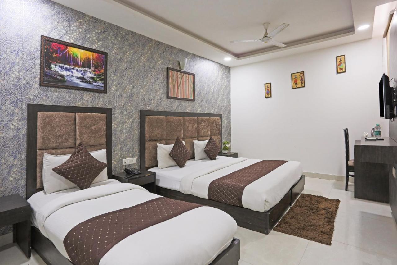 Hotel Grand Belwood Near Delhi Airport Yeni Delhi Dış mekan fotoğraf