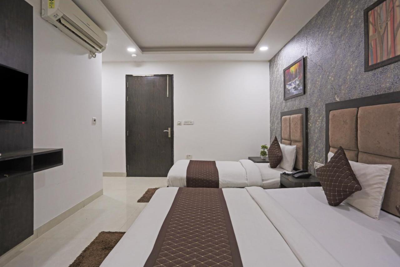 Hotel Grand Belwood Near Delhi Airport Yeni Delhi Dış mekan fotoğraf