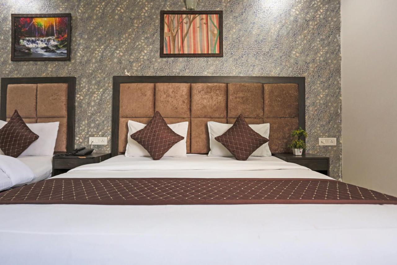 Hotel Grand Belwood Near Delhi Airport Yeni Delhi Dış mekan fotoğraf