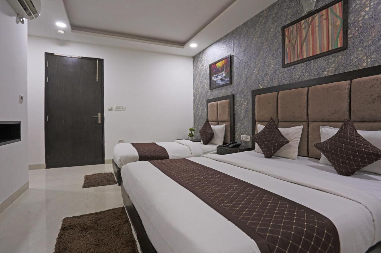 Hotel Grand Belwood Near Delhi Airport Yeni Delhi Dış mekan fotoğraf