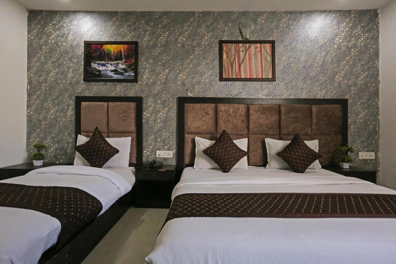 Hotel Grand Belwood Near Delhi Airport Yeni Delhi Dış mekan fotoğraf