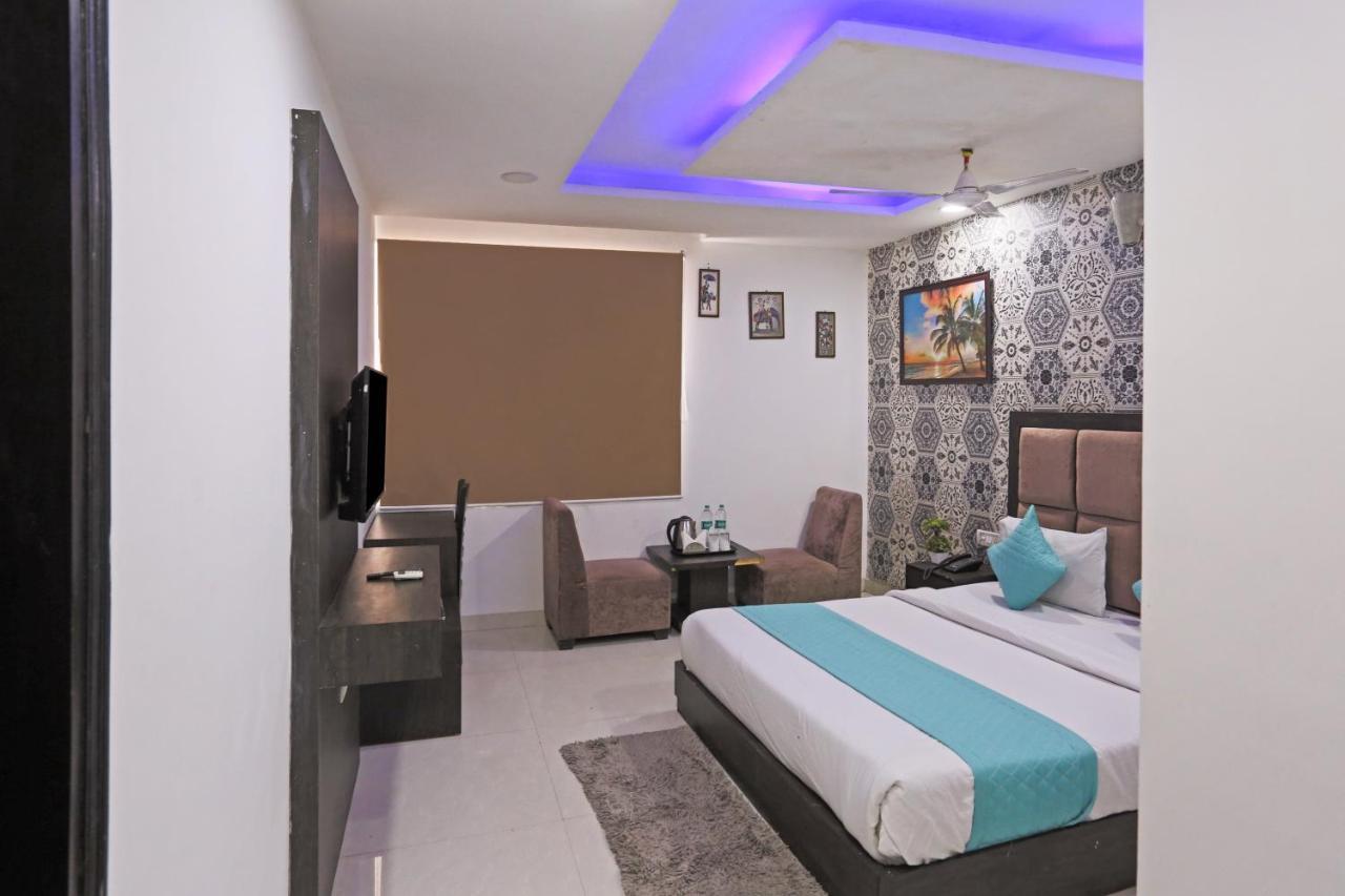 Hotel Grand Belwood Near Delhi Airport Yeni Delhi Dış mekan fotoğraf