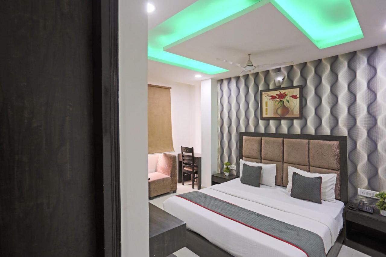 Hotel Grand Belwood Near Delhi Airport Yeni Delhi Dış mekan fotoğraf