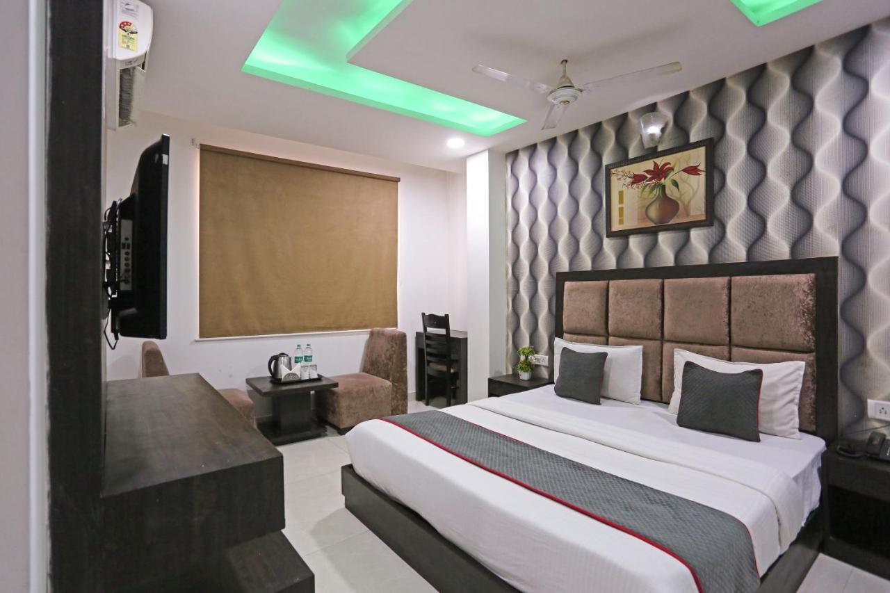 Hotel Grand Belwood Near Delhi Airport Yeni Delhi Dış mekan fotoğraf